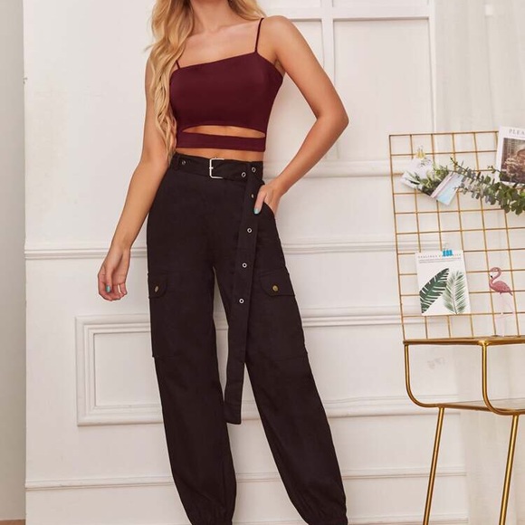 ❌SOLD❌NWOT Maroon cutout crop top - Picture 3 of 5